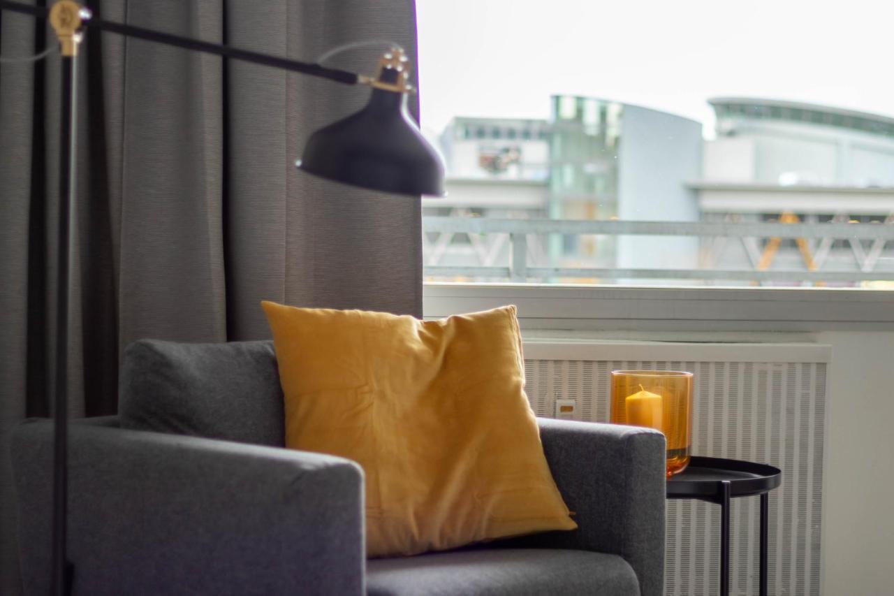 نيوس Apartment Bright - Central - Balcony - Tradefair المظهر الخارجي الصورة
